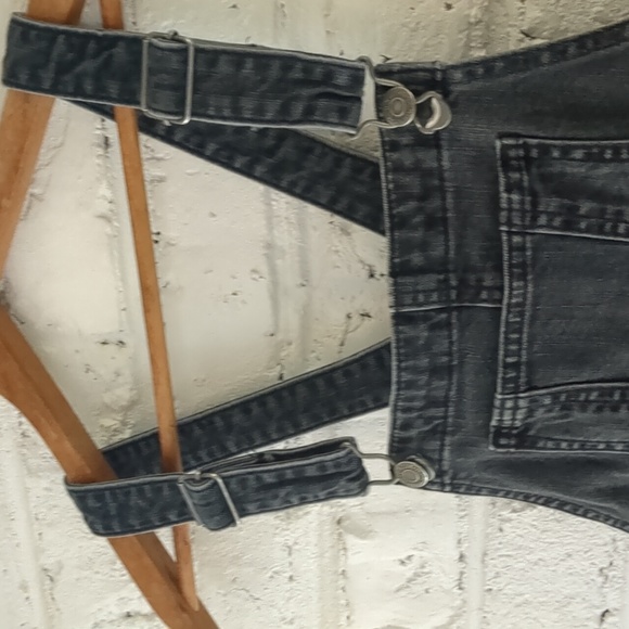 Old Navy Slouchy Straight Non-Stretch Black Jean Short Overalls - Picture 4 of 10